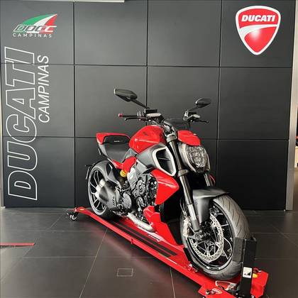 DUCATI DIAVEL V4 